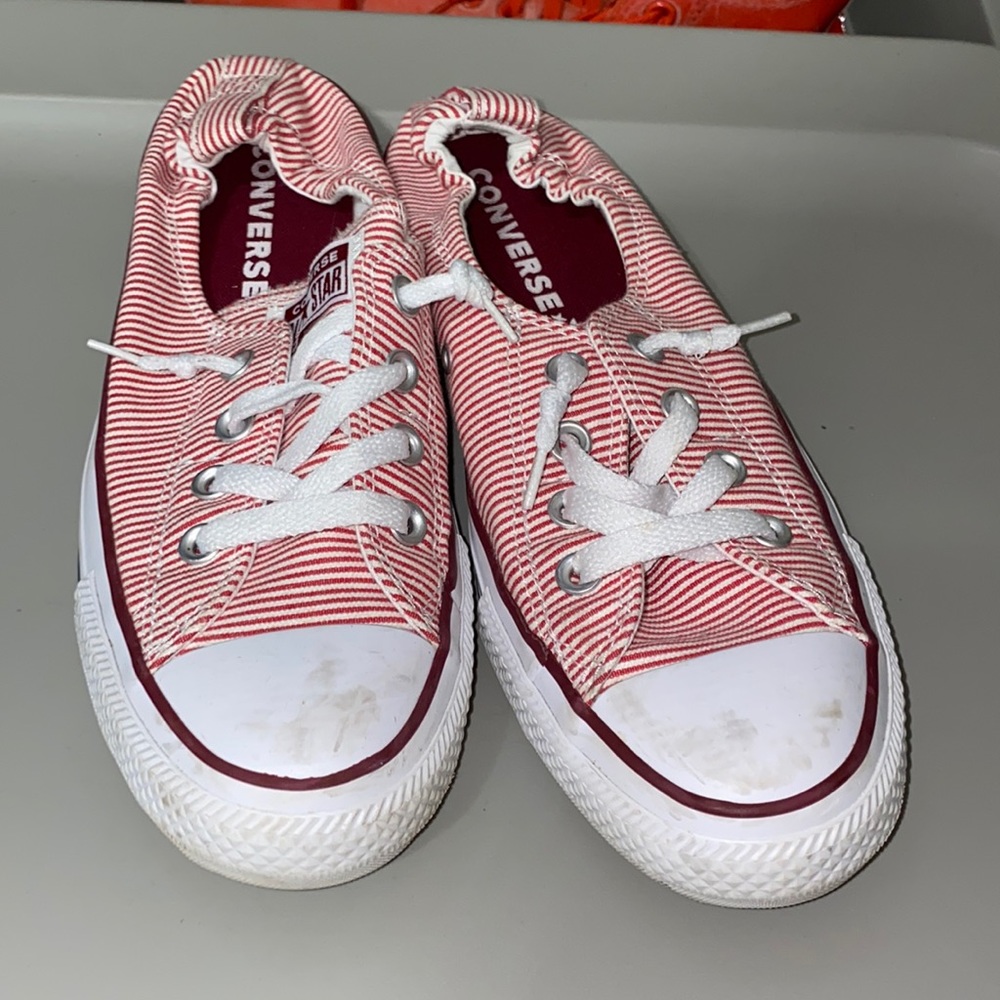 Red stripe converse